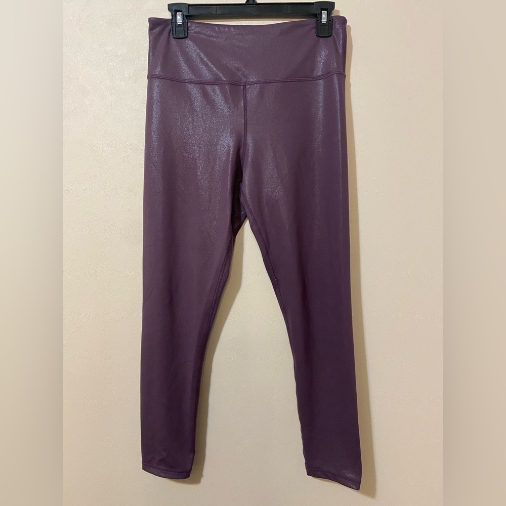 Zyia Active Cropped Leggings Women's Size 8-10Purple Metallic Light n Tight Crop